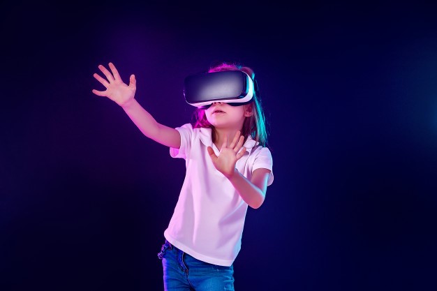 Exploring the Roles of Augmented and Virtual Reality In Education System